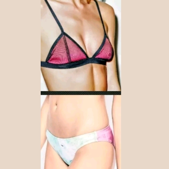 NWT Wildfox Bikini Top/ Bottom Set

Space sz S - Picture 1 of 3